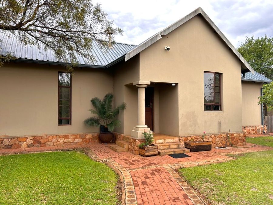 10 Bedroom Property for Sale in Hartbeesfontein North West